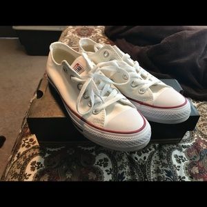 White low top converse